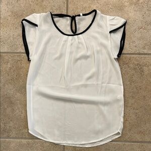 SHEIN Elegant White Women's Top with Black Trim Women’s Small